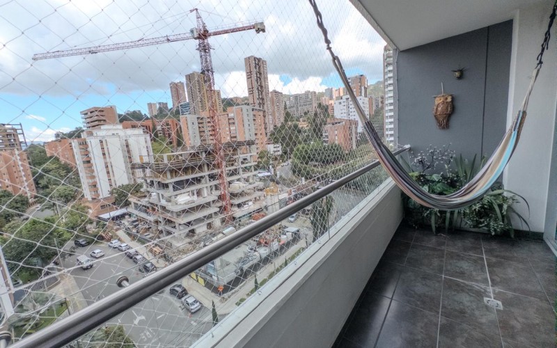 Modern 2-Bedroom Apartment in the Heart of El Poblado – Prime Location!