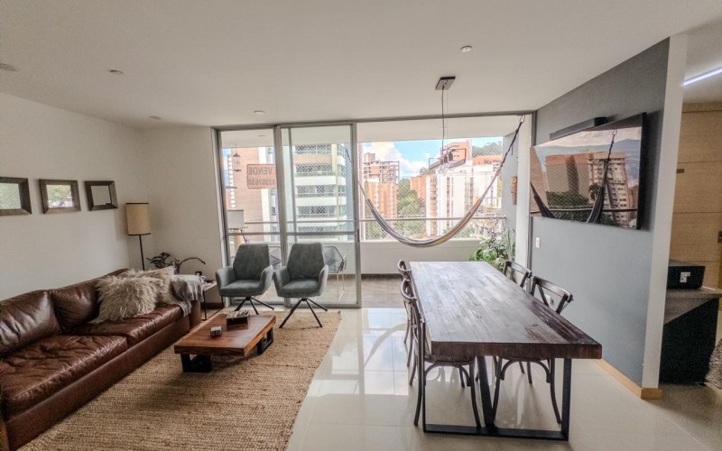 Modern 2-Bedroom Apartment in the Heart of El Poblado – Prime Location!