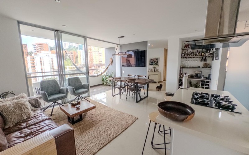 Modern 2-Bedroom Apartment in the Heart of El Poblado – Prime Location!