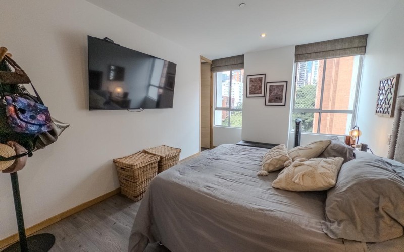Modern 2-Bedroom Apartment in the Heart of El Poblado – Prime Location!