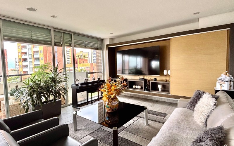 Exclusive Apartment in El Poblado, Medellín – 253m² of Luxury and Comfort