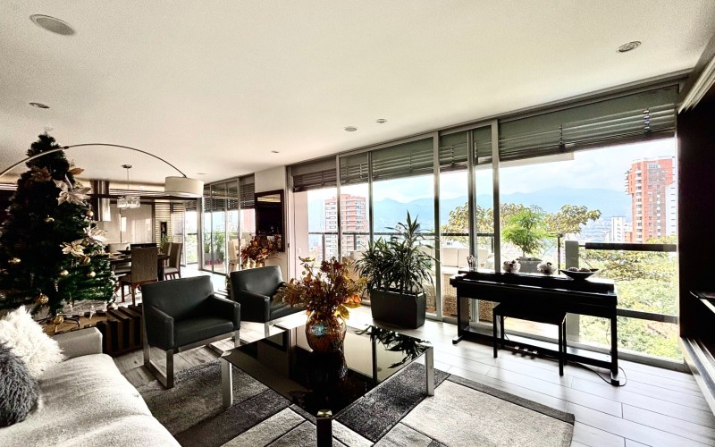 Exclusive Apartment in El Poblado, Medellín – 253m² of Luxury and Comfort