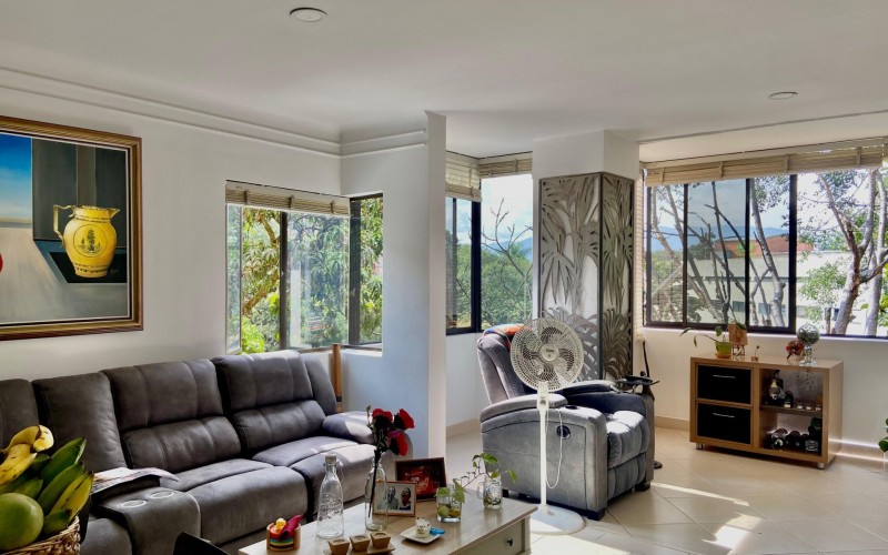 Furnished Apartment in Exclusive Gated Community with Terrace and 4 Bedrooms in El Poblado