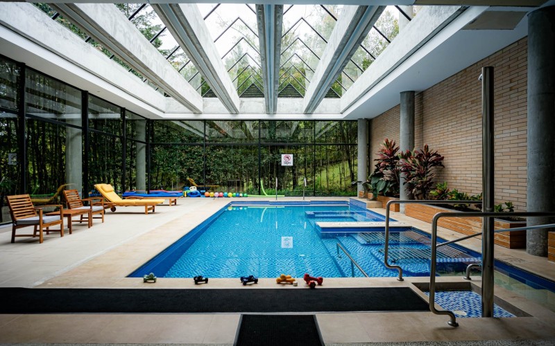 Suite Exclusiva en Fizebad, El Retiro – Lujo, Tranquilidad y Seguridad