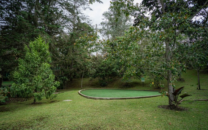 Suite Exclusiva en Fizebad, El Retiro – Lujo, Tranquilidad y Seguridad