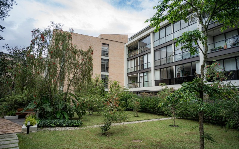 Suite Exclusiva en Fizebad, El Retiro – Lujo, Tranquilidad y Seguridad