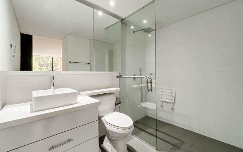Suite Exclusiva en Fizebad, El Retiro – Lujo, Tranquilidad y Seguridad