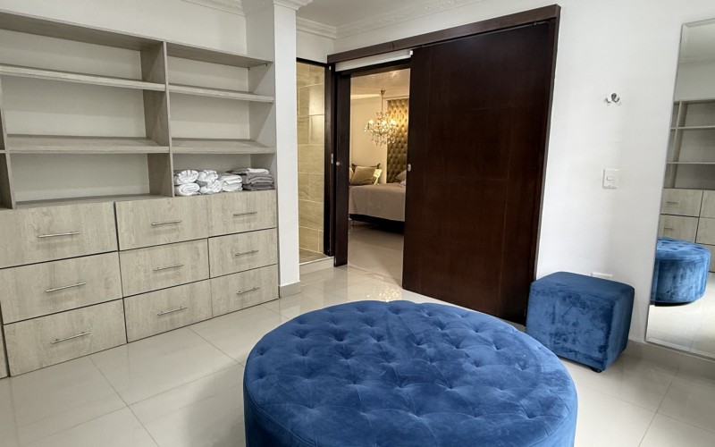 Modern house in Santa Teresita, Laureles: Versatility in the heart of Medellín