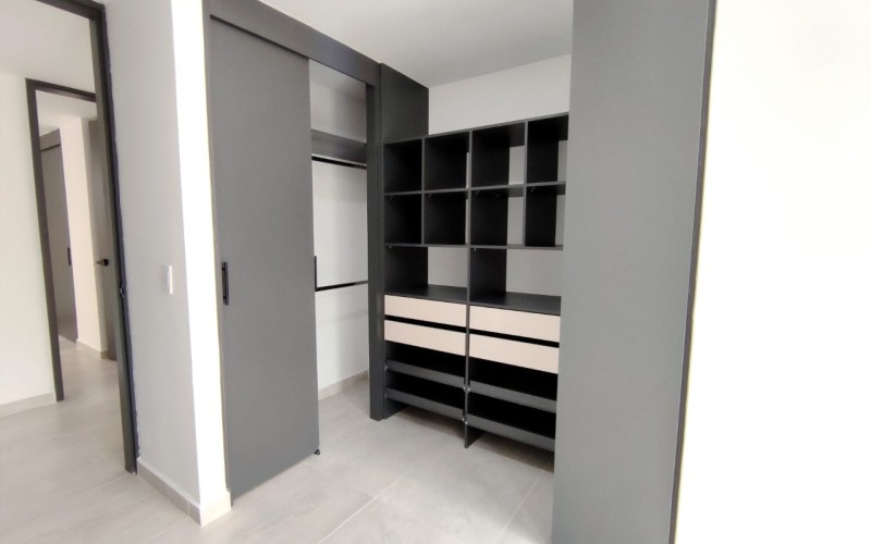 Apartamento con terraza en Conquistadores: 98 m² + 23 m² de terraza, cerca de Unicentro