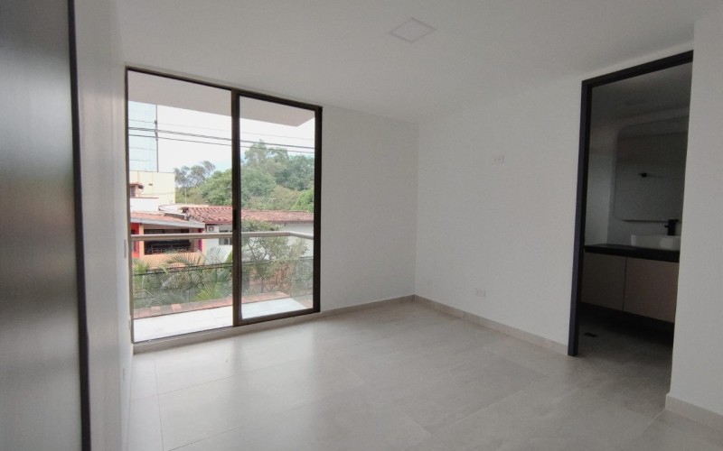 Apartamento con terraza en Conquistadores: 98 m² + 23 m² de terraza, cerca de Unicentro