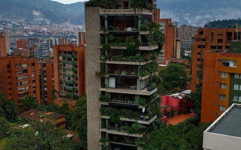 Luxury Apartment in El Poblado near Provenza – 240 m², Exclusive Design & Rooftop with Jacuzzi