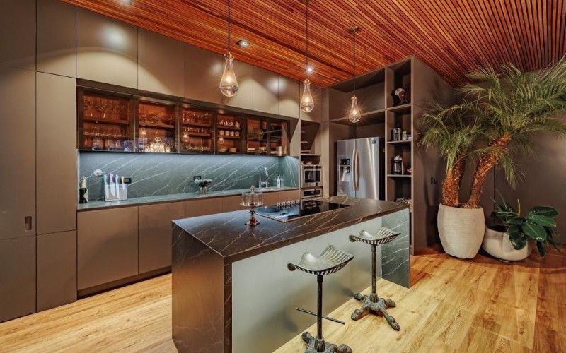 Luxury Apartment in El Poblado near Provenza – 240 m², Exclusive Design & Rooftop with Jacuzzi
