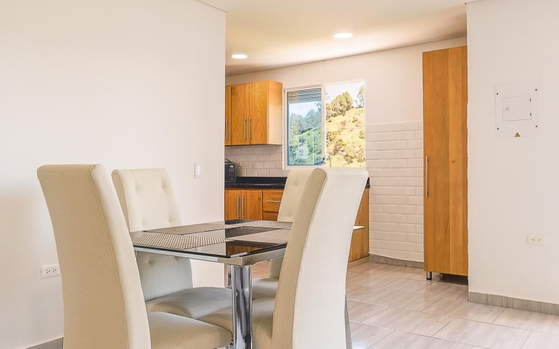 Apartamento Guatapé con vista a la Piedra Peñol.