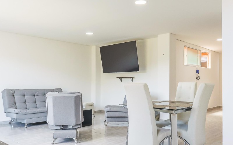 Apartamento Guatapé con vista a la Piedra Peñol.