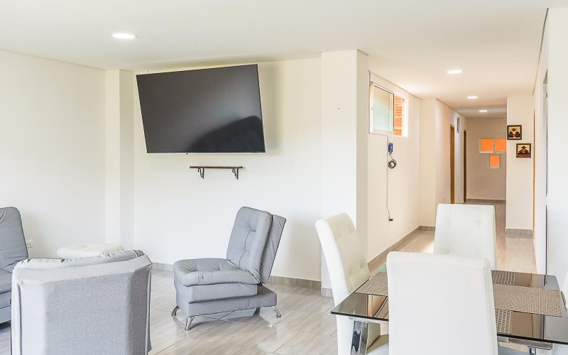 Apartamento Guatapé con vista a la Piedra Peñol.