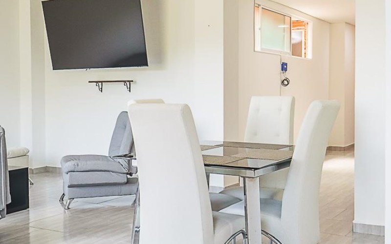 Apartamento Guatapé con vista a la Piedra Peñol.