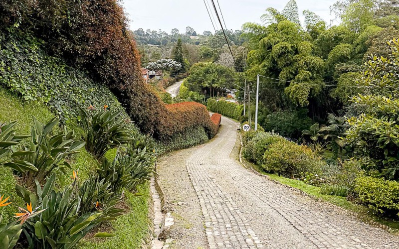 Country house for rent in Sierras de Mayarí, Rionegro – with independent apartment and natural surroundings