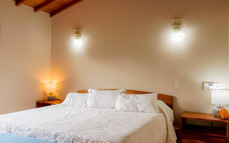 Country house for rent in Sierras de Mayarí, Rionegro – with independent apartment and natural surroundings