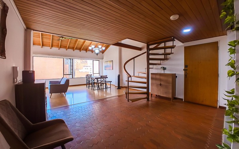 Moderno apartamento duplex en Laureles – Ideal para vivir o invertir