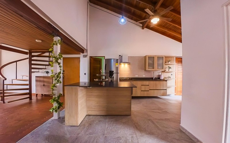 Moderno apartamento duplex en Laureles – Ideal para vivir o invertir
